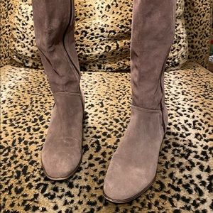 GUC Steve Madden tall taupe suede boots